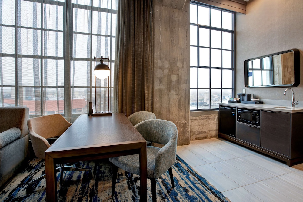 Embassy Suites by Hilton Rockford Riverfront 47/57