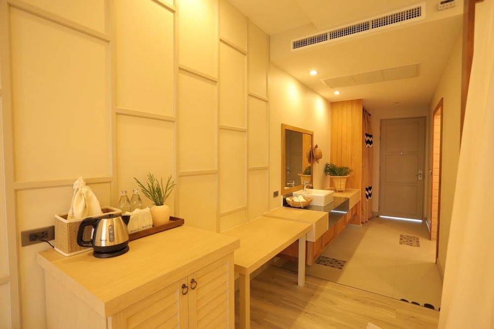 Navela Hotel & Banquet 50/50