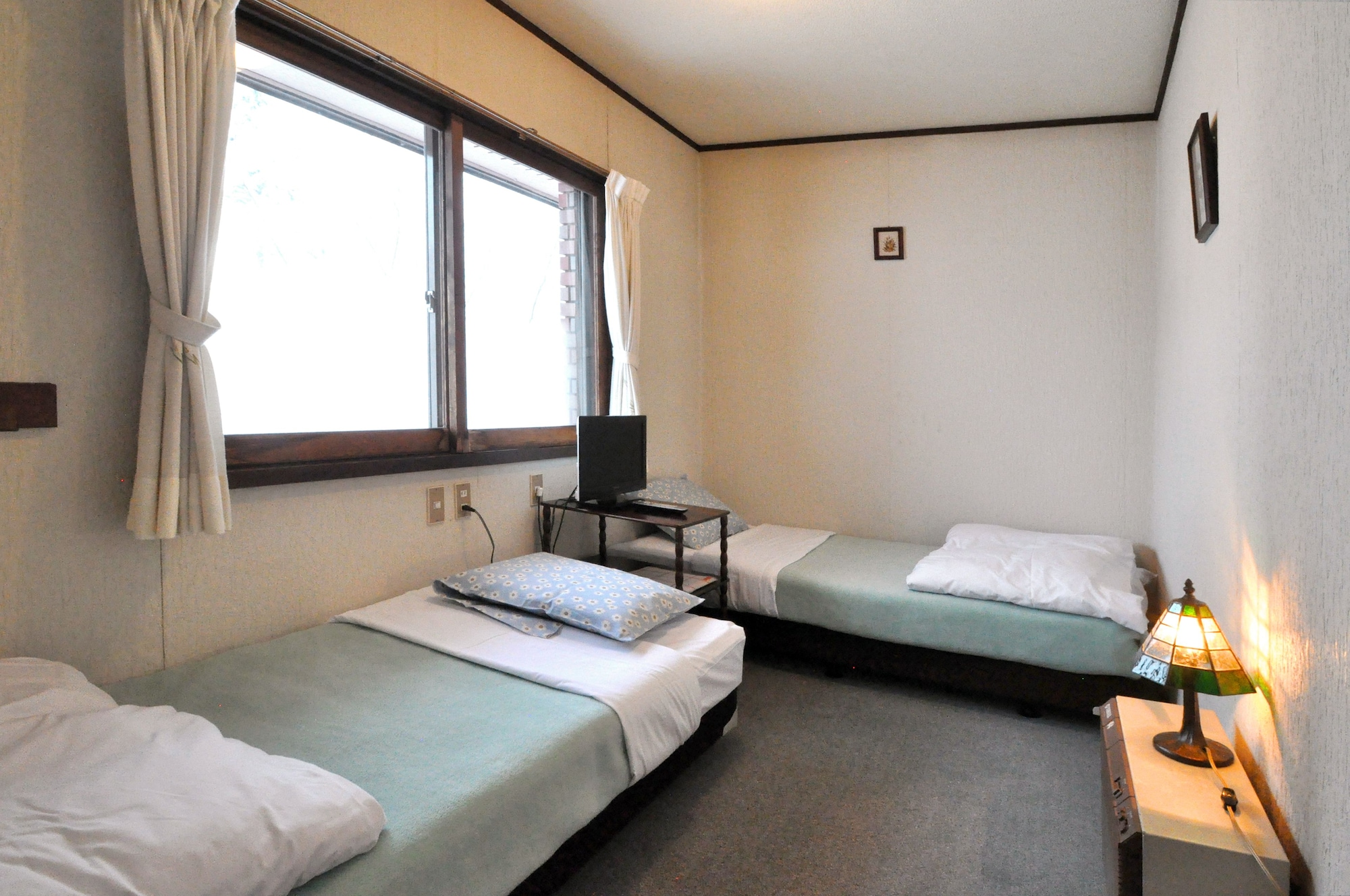 ROOM, TWIN BEDS, PRIVATE BATHROOM