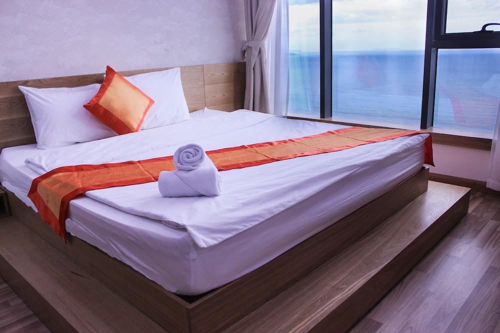 1 BEDROOM, DELUXE, APARTMENT, BEACH FRONT