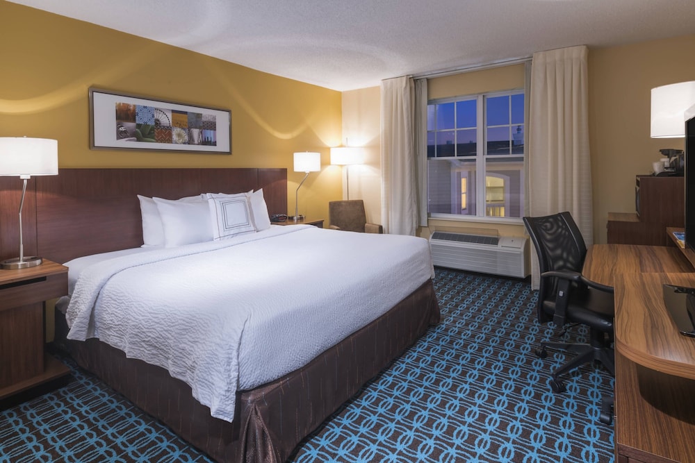 Fairfield Inn Kansas City Downtown Union Hill By Marriott 15/40