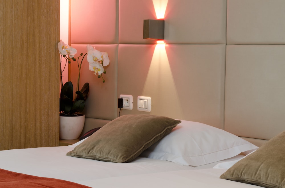 Golden Tulip Opera de Noailles 23/72