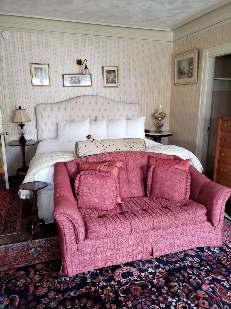 Moseley Cottage Inn and Town Motel 19/50