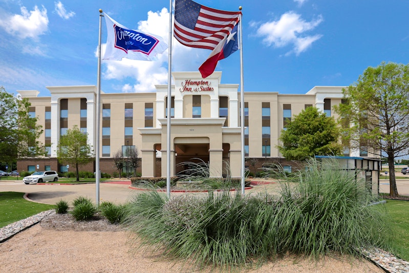 Hampton Inn and Suites Dallas-Desoto 57/57