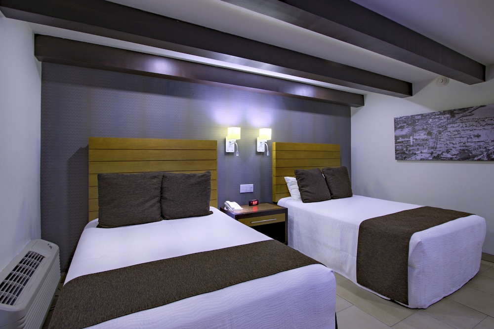 Hotel La Pinta 19/61