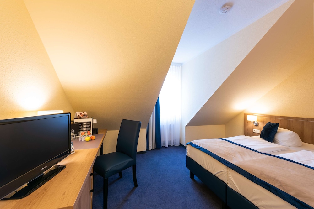 Askania Hotel Bernburg 22/50
