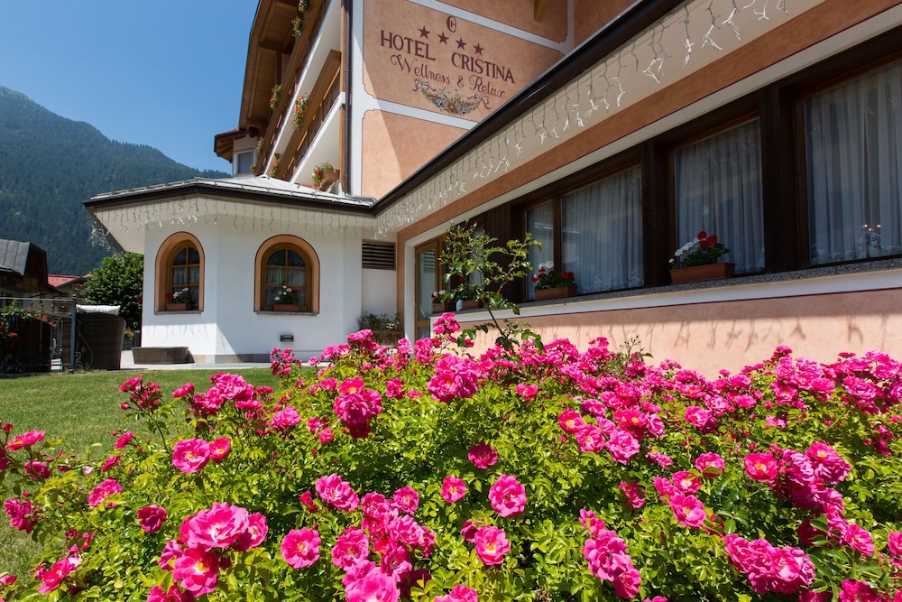 HOTEL CRISTINA 38/45