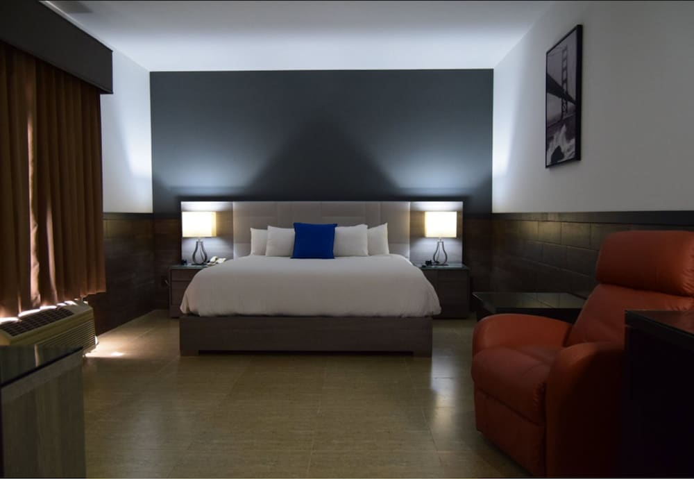 Beverly Hills: Hotel & Business 15/62