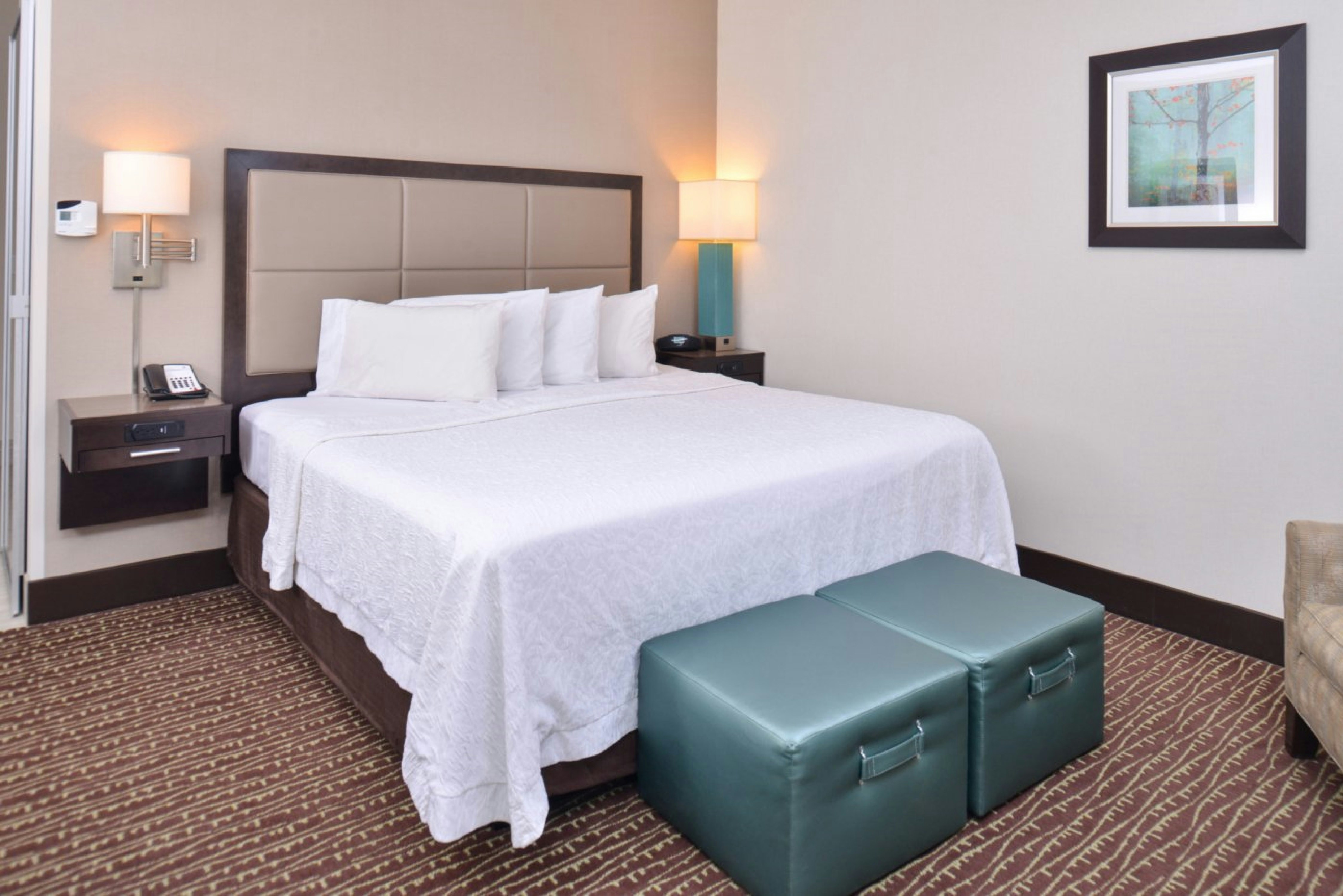 ROOM, KING BED