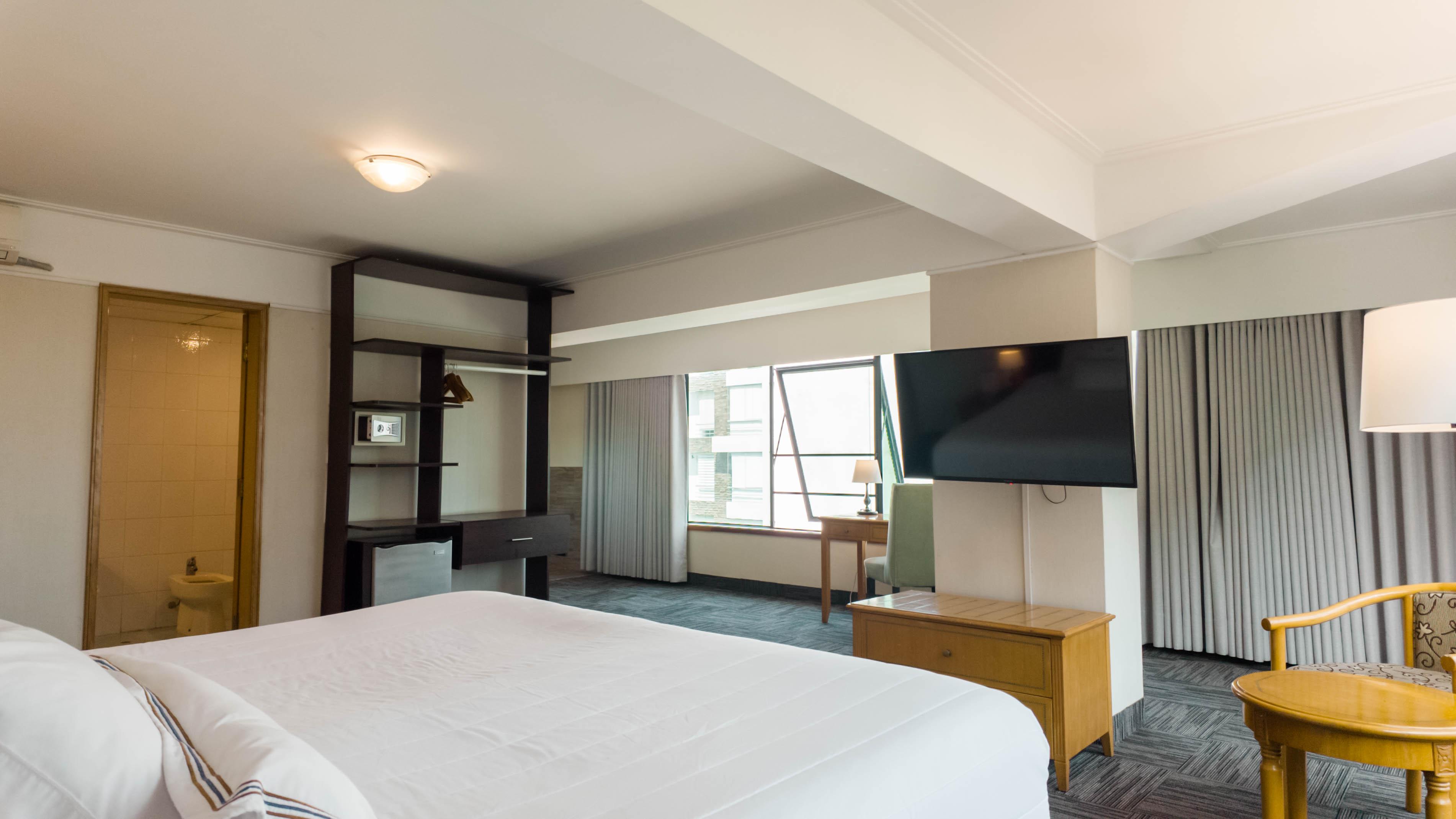 Deluxe, Double Bed, Street View
