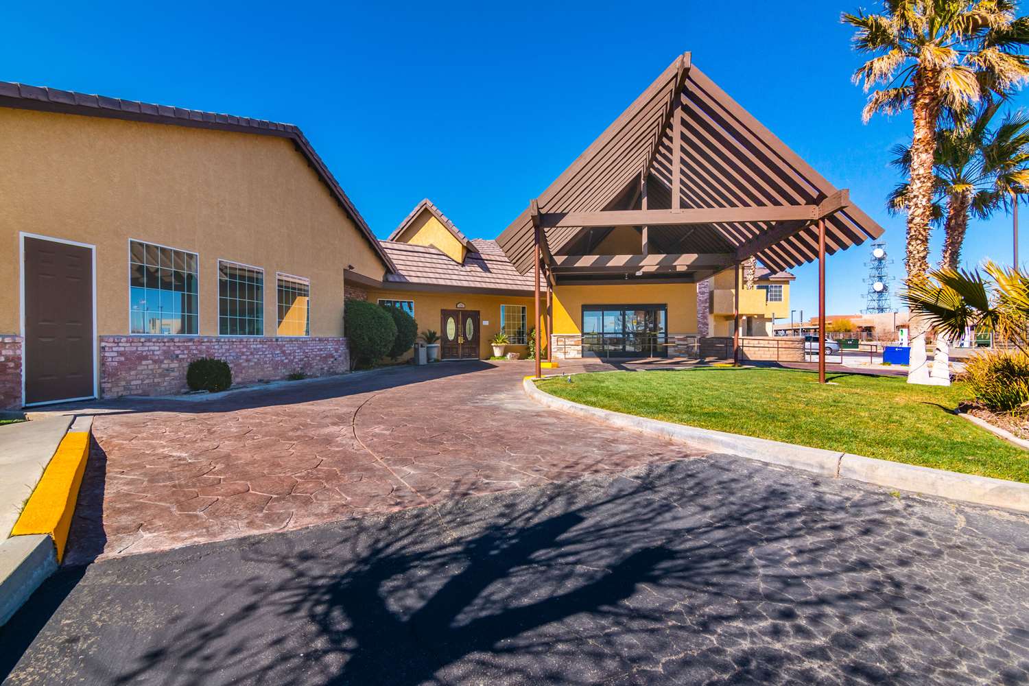 Comfort Inn and Suites Mojave CA 41/46