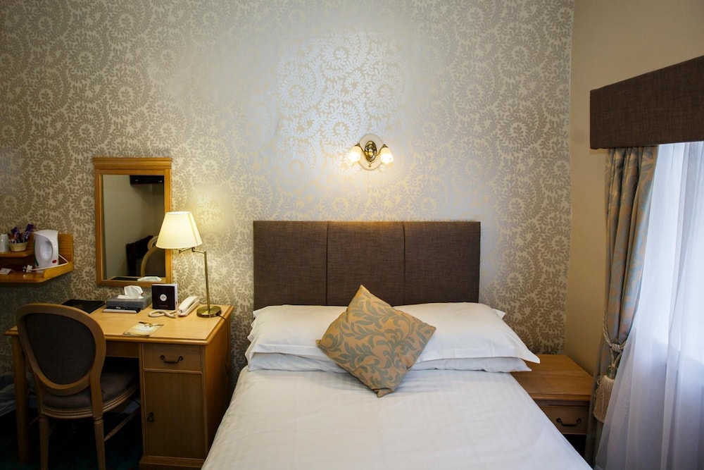 Shaw Hill Golf Resort & Spa Hotel 8/50