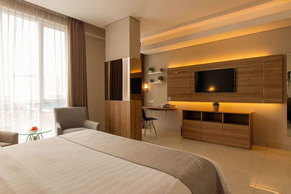 Sunday Hotel Antero Jababek 35/70