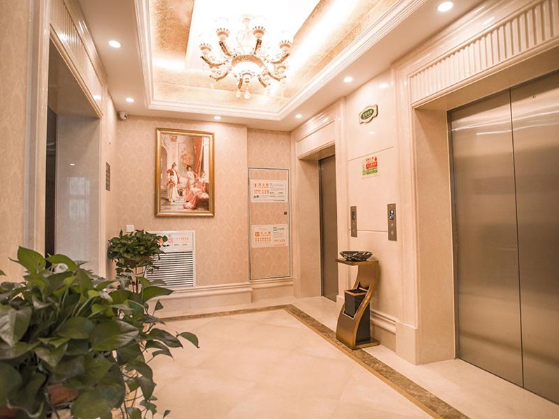 Vienna International Hotel (Hangzhou South Railway Station) 5/23