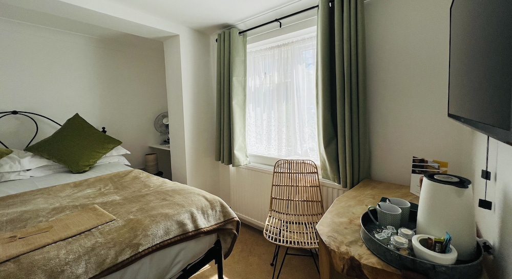 Cottage Lodge Hotel 11/50