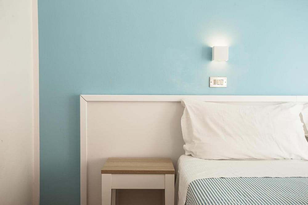 CLASSIC, DOUBLE OR TWIN BED