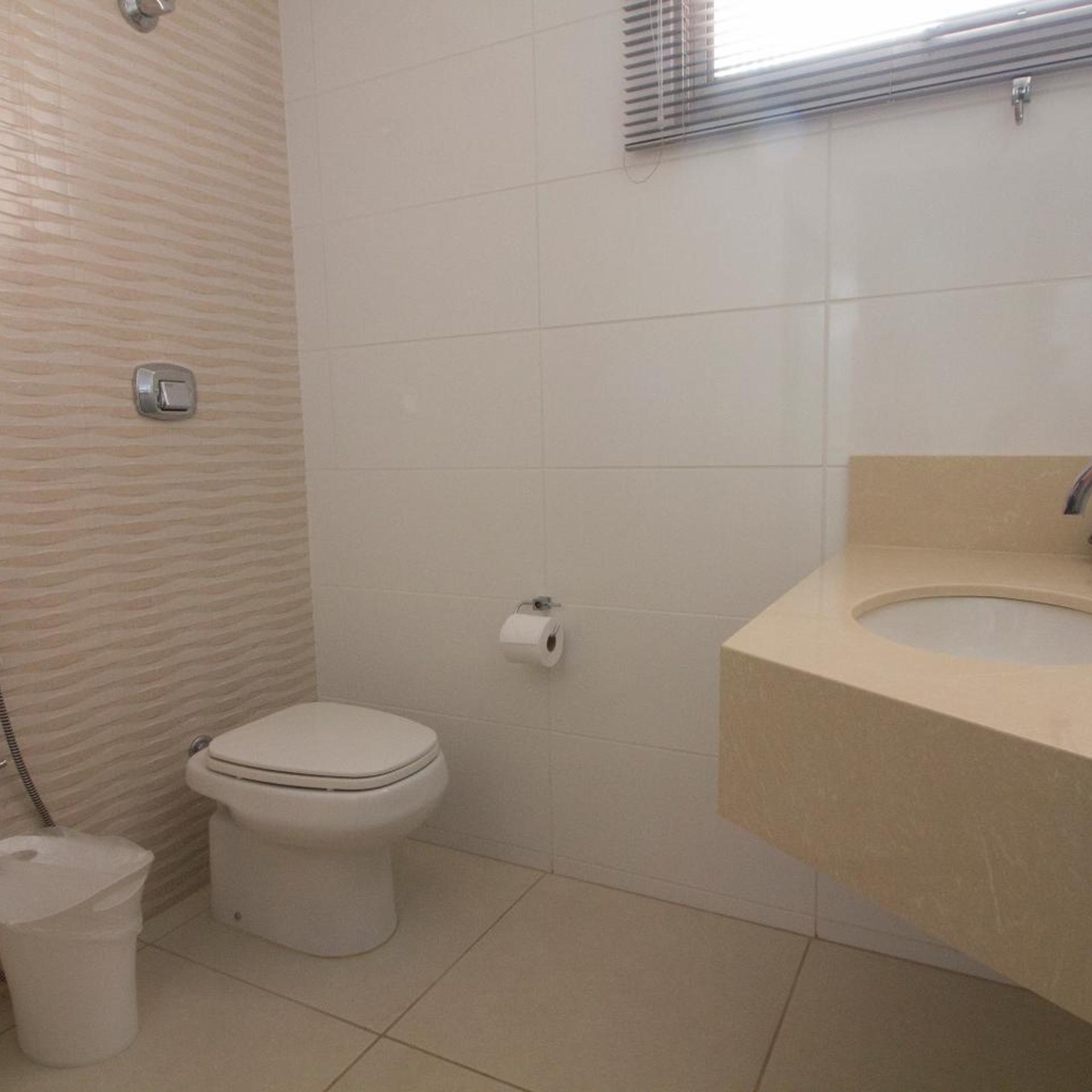 Arua Hotel 49/50