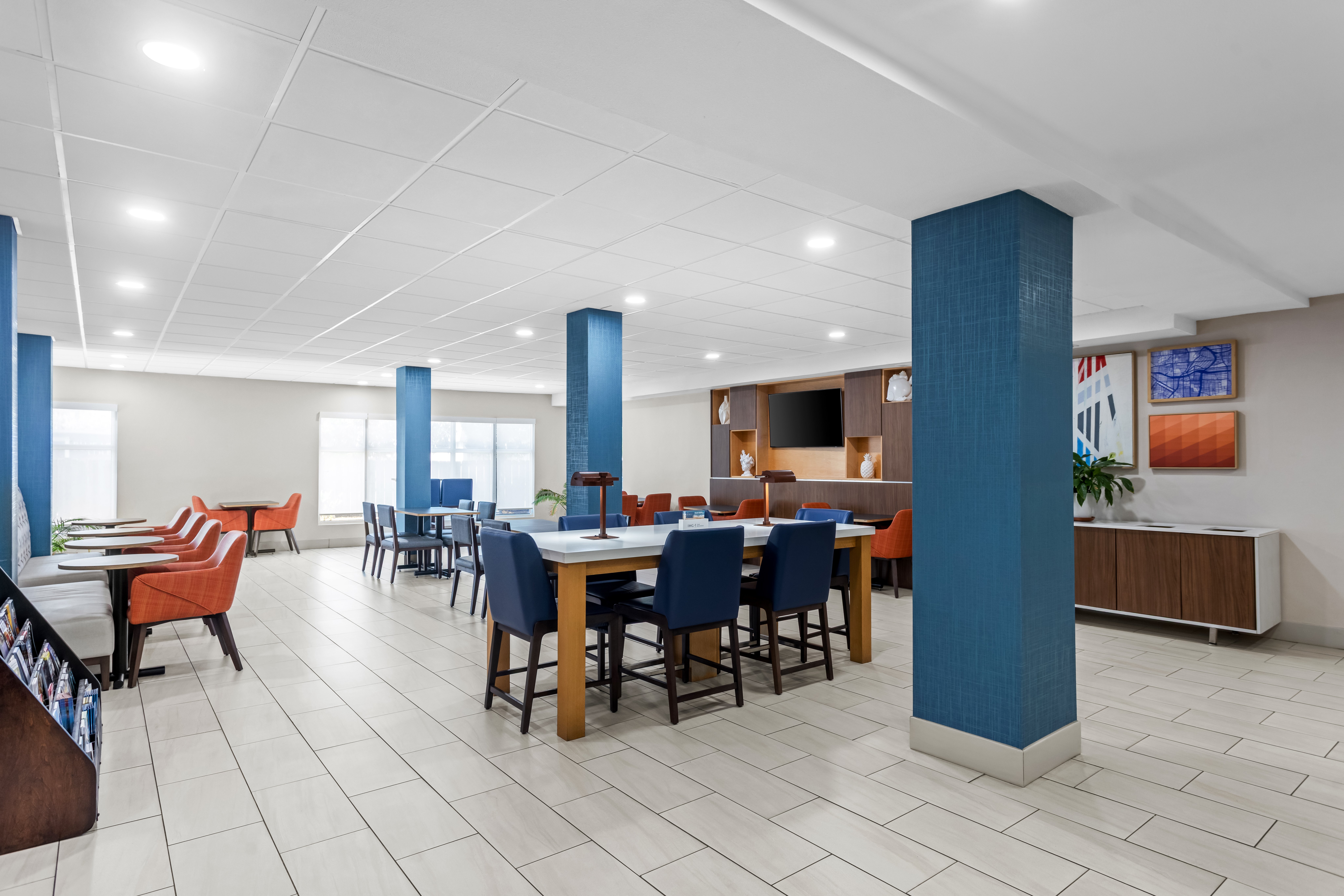 Holiday Inn Express Hotel Suites Savannah Midtown 46/81