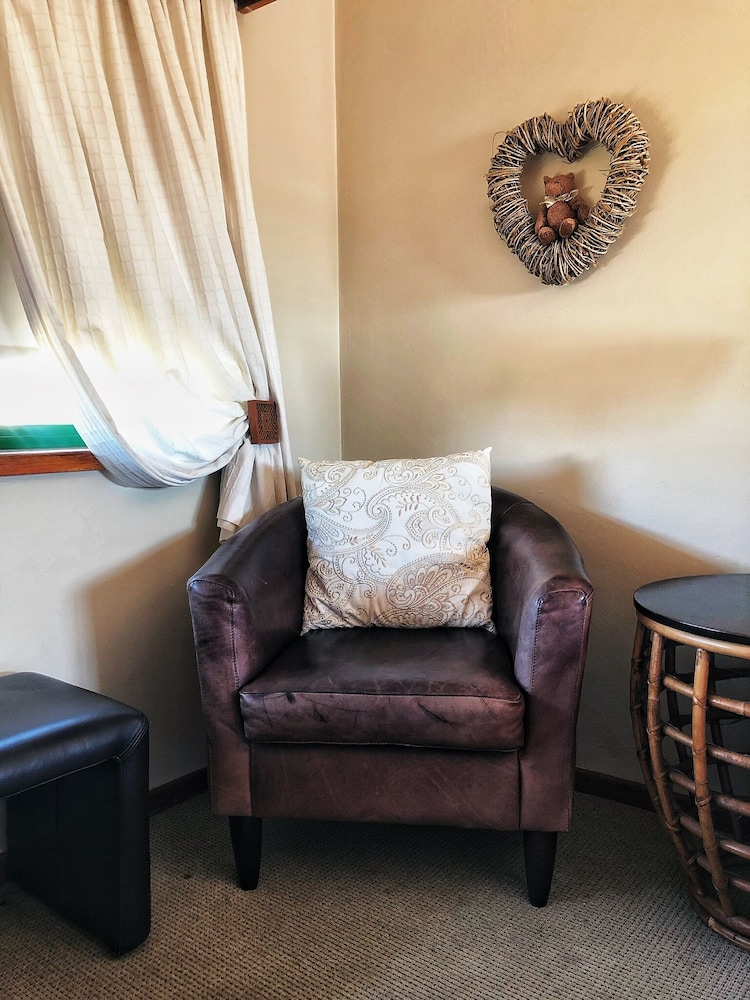 Sandra's Guest House 35/55