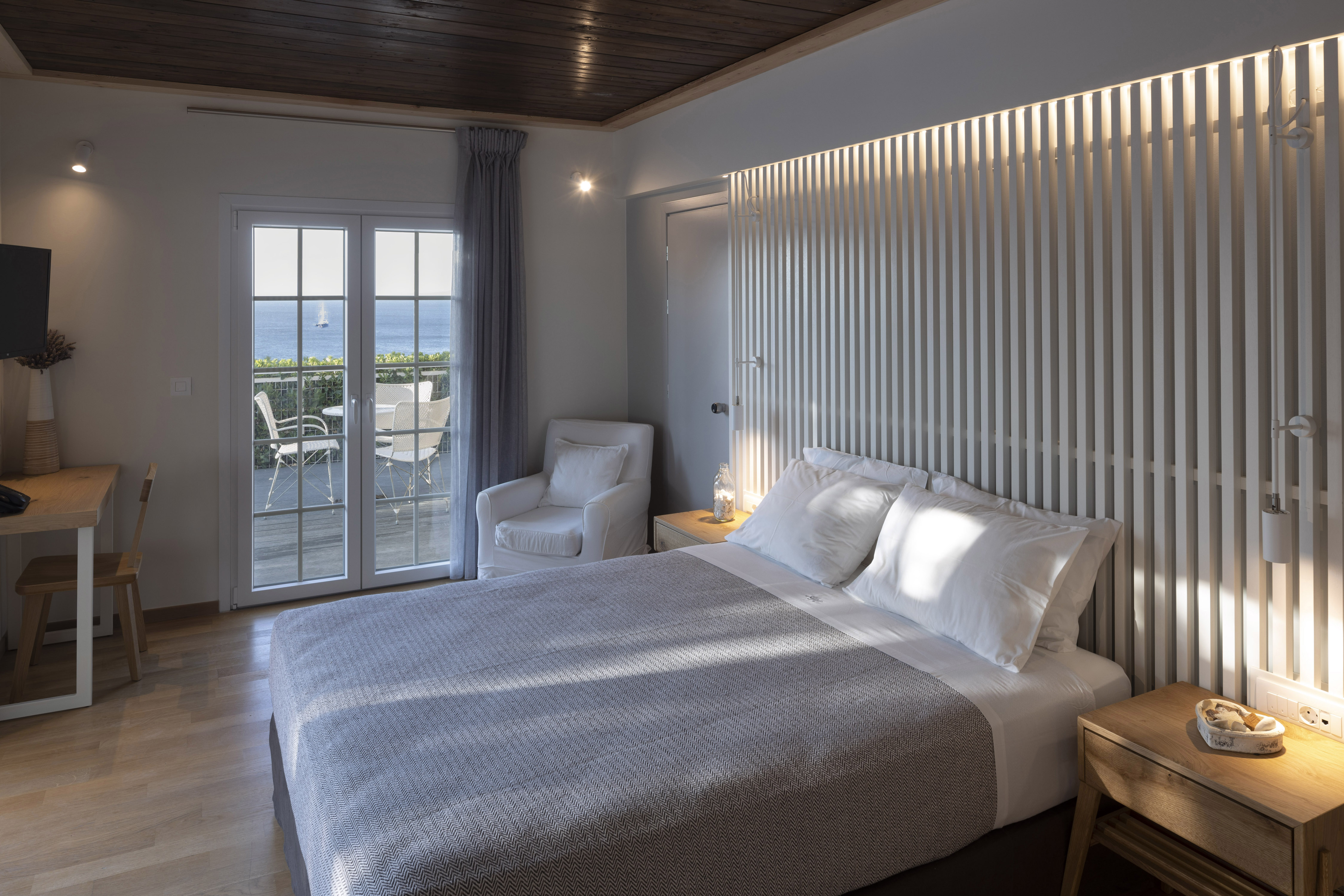 Junior Suite, Pool and Sea View