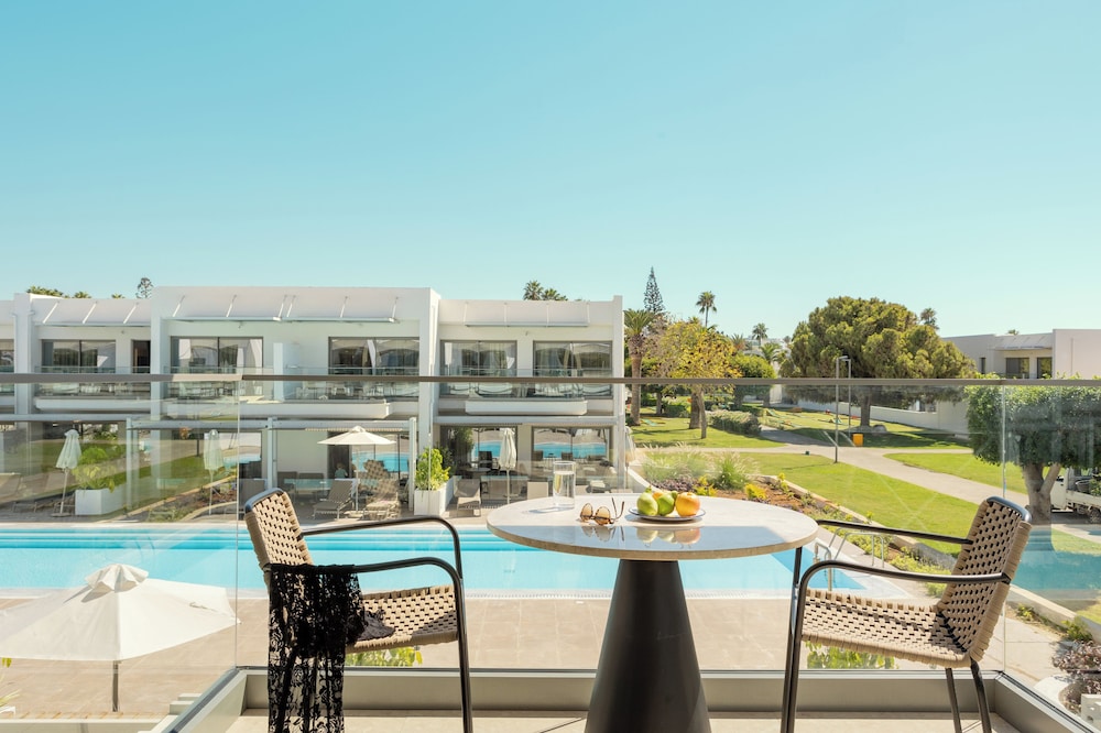 SUNWING SANDY BAY BEACH 20/21