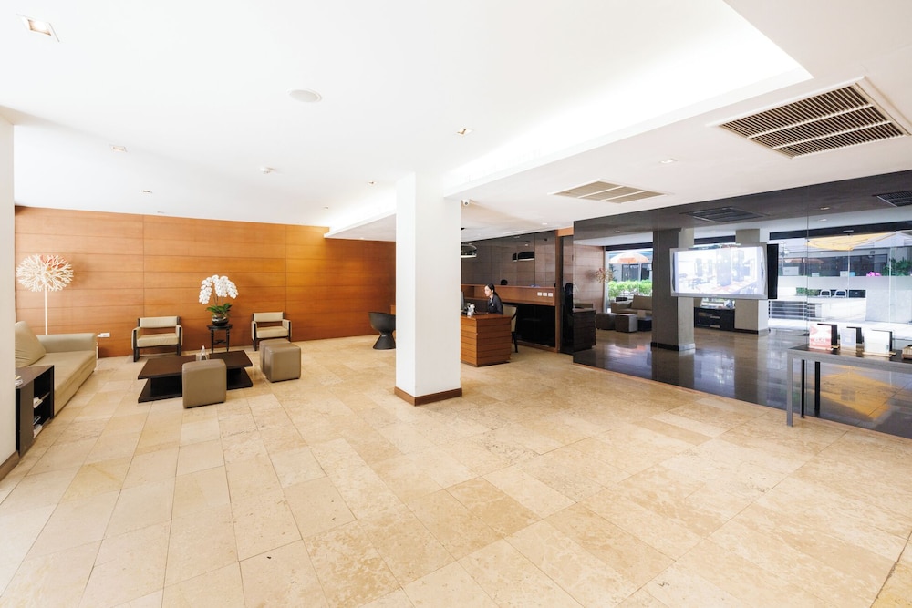 S33 Compact Sukhumvit Hotel 7/78