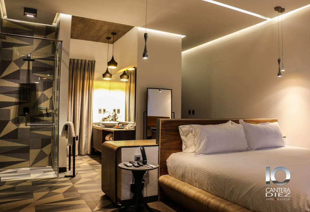 Suite, King Bed