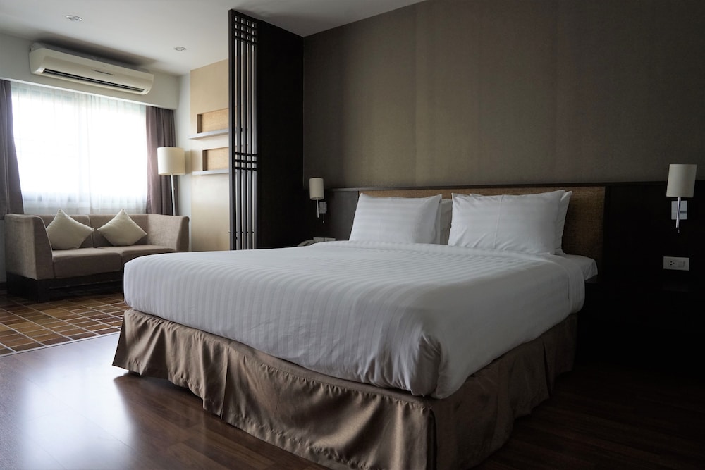 The Grand Napat 20/61