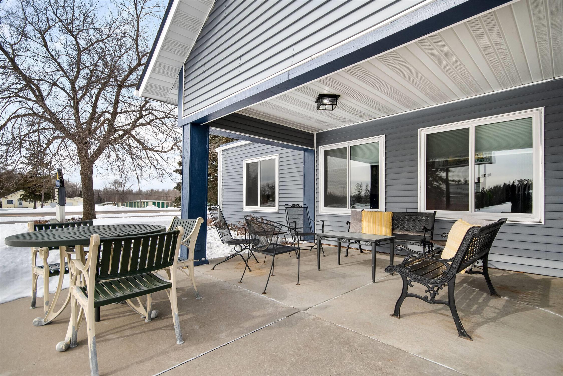 Days Inn by Wyndham International Falls 17/21