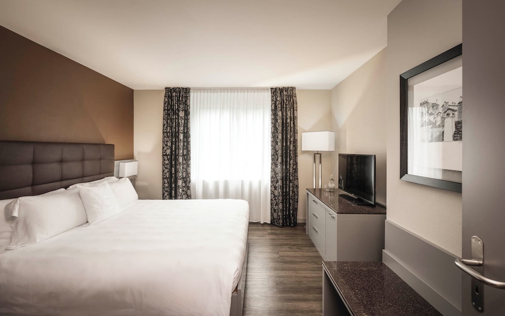 2 Bedrooms, Suite, 2 Double Beds, Lake and Mountain View, Sofa