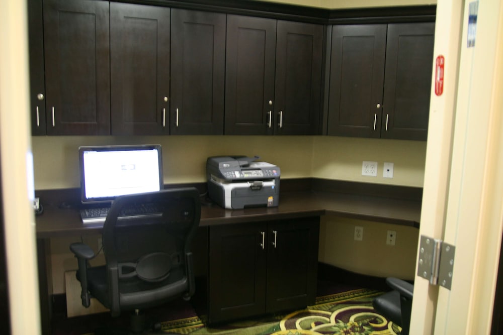 Hawthorn Extended Stay by Wyndham Kilgore 32/36
