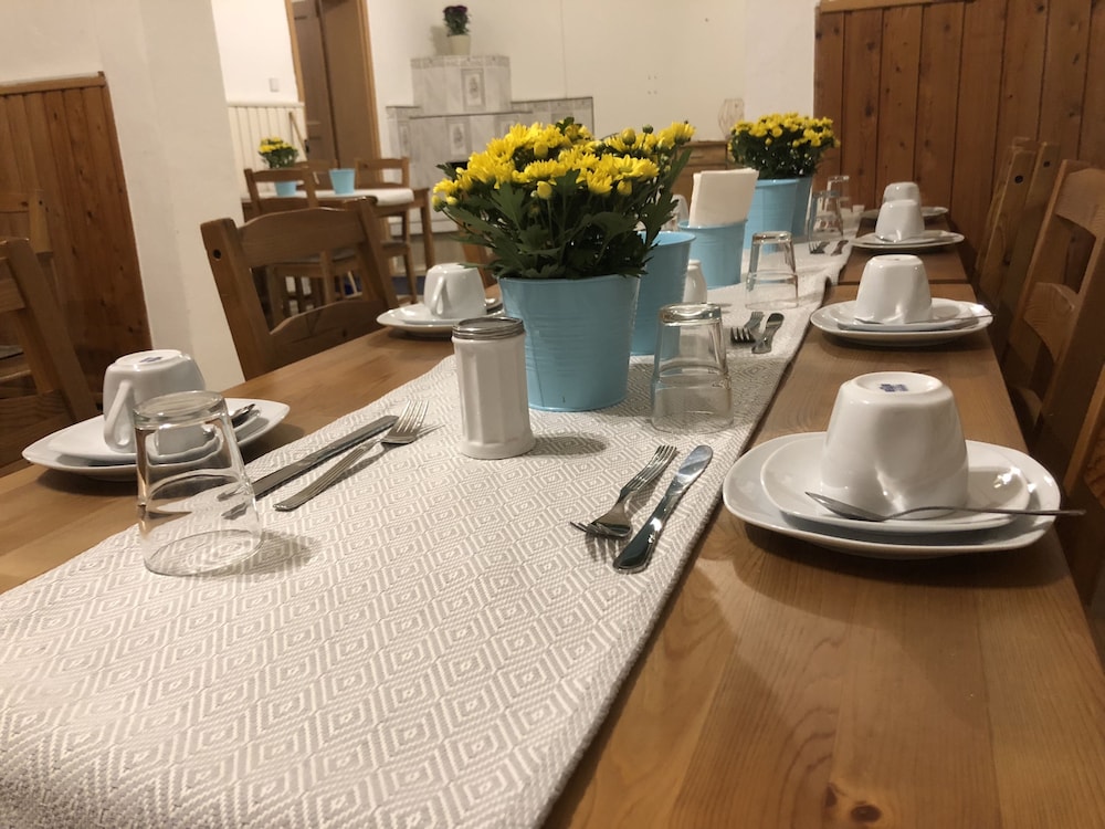 Riverside Inn 25/66