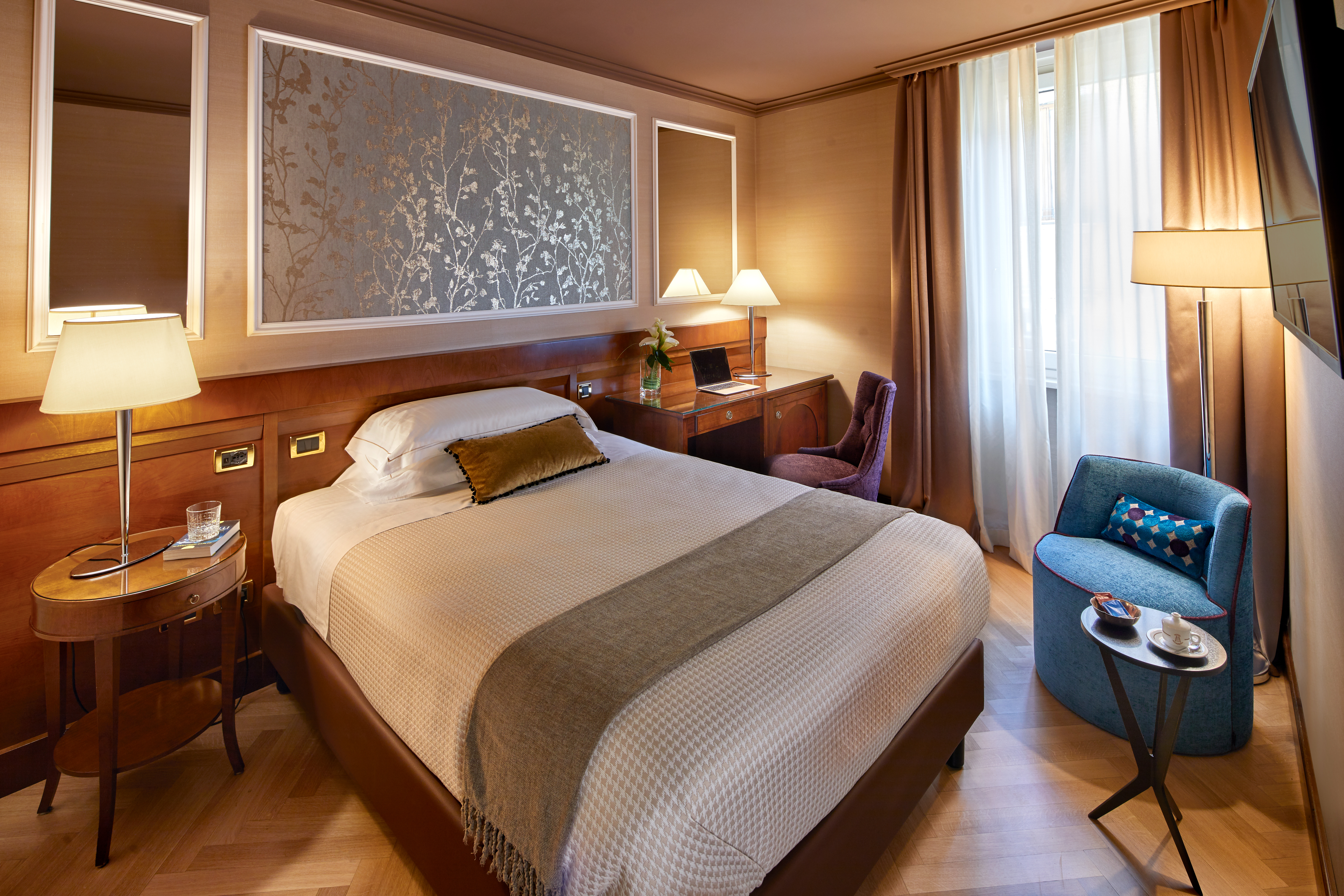 Room, French Bed