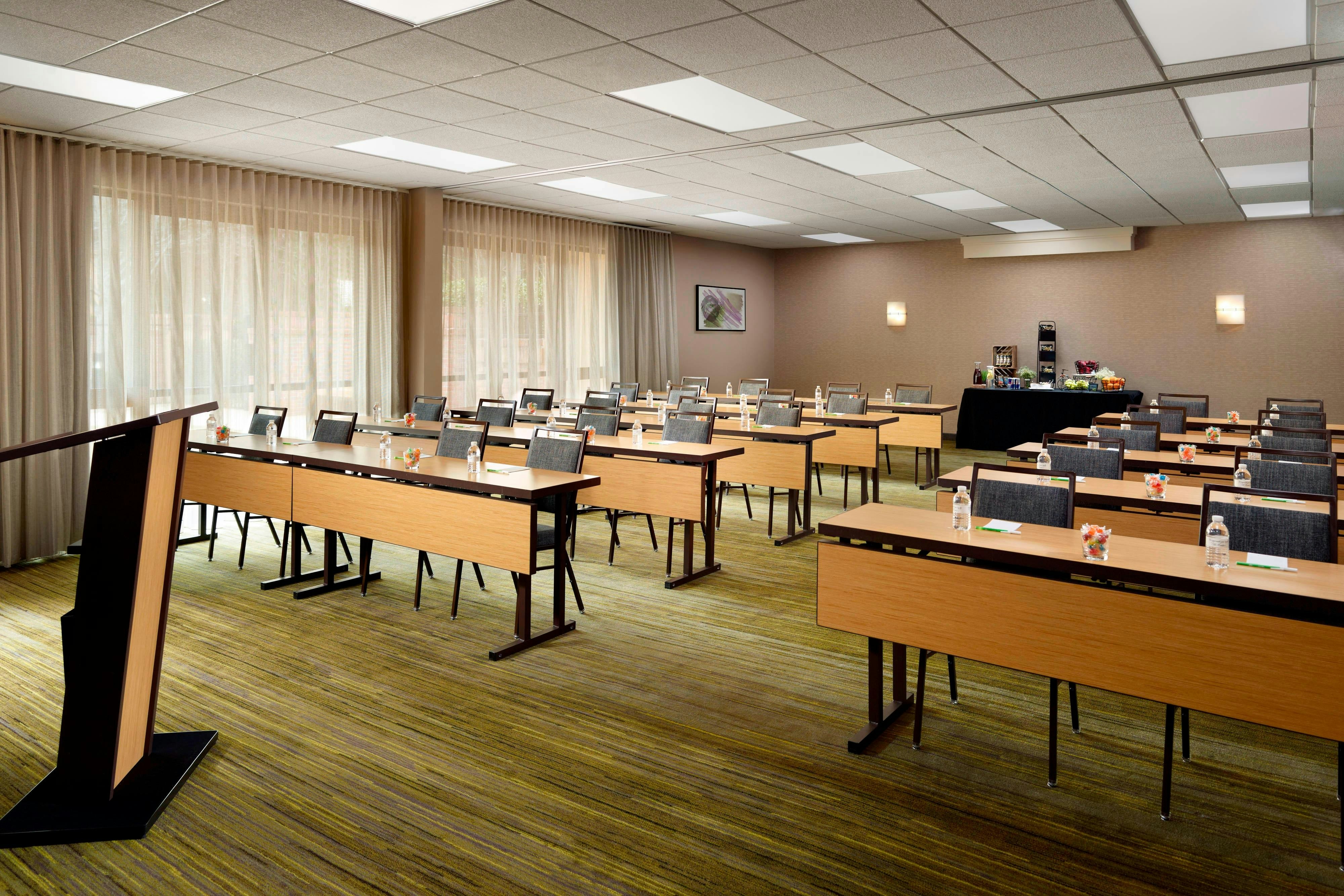 Courtyard By Marriott Atlanta Perimeter Center 6/9