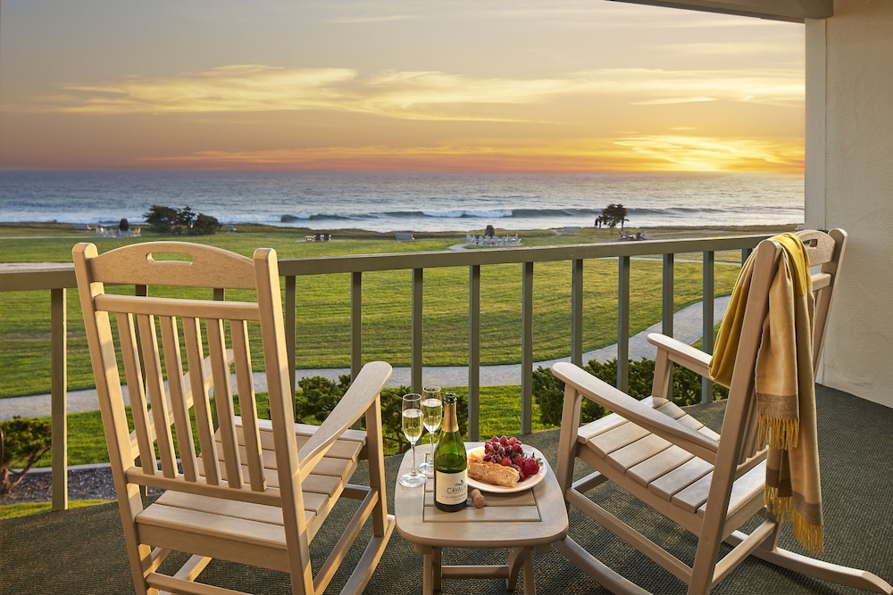 Cavalier Oceanfront Resort 48/67