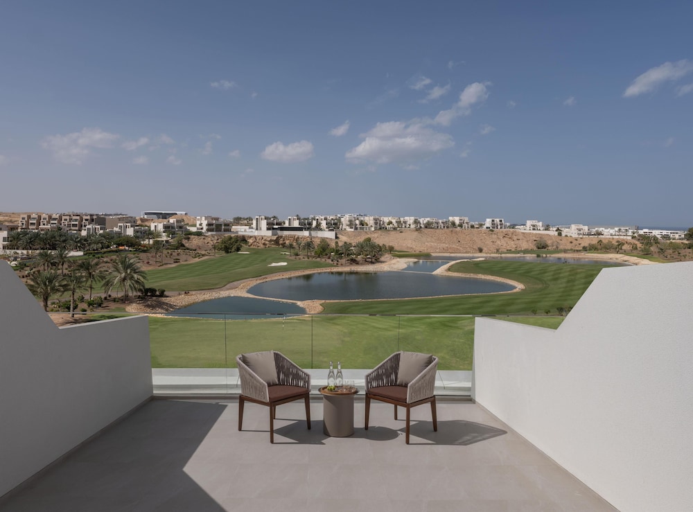 Tivoli La Vie Muscat Hotel & Residences 57/61