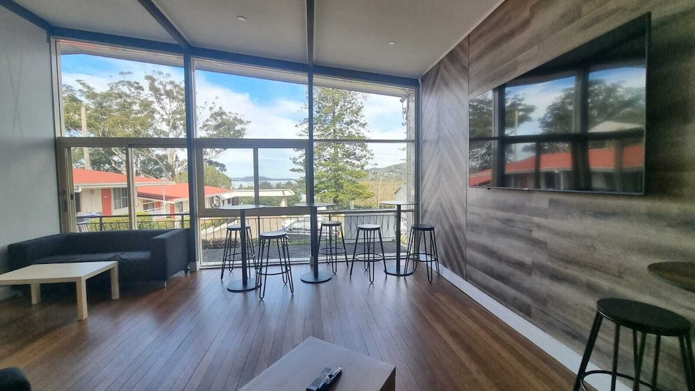 Waterview Gosford Motor Inn 56/72