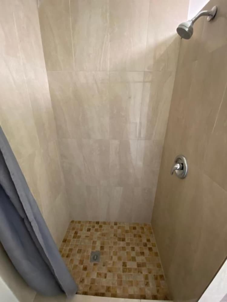 American Inn Grover Beach 28/56