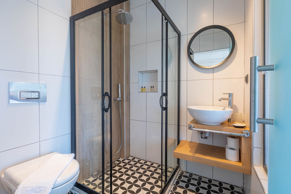 Bronze Hotel - Adults Only 30/32