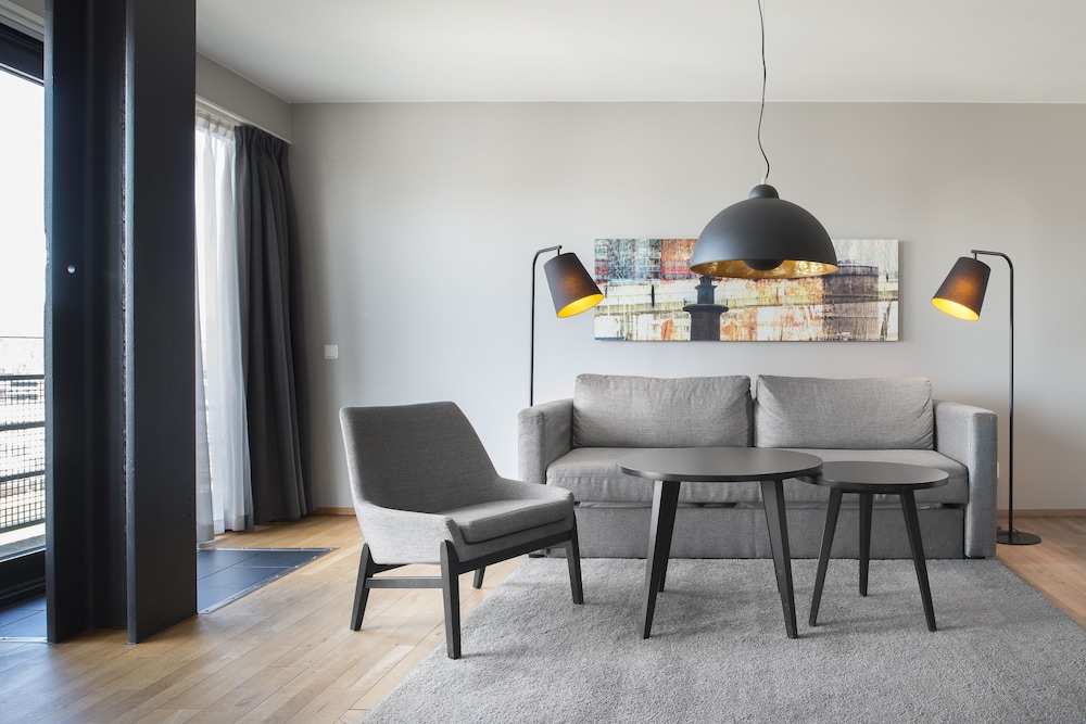 Quality Hotel 11 37/54