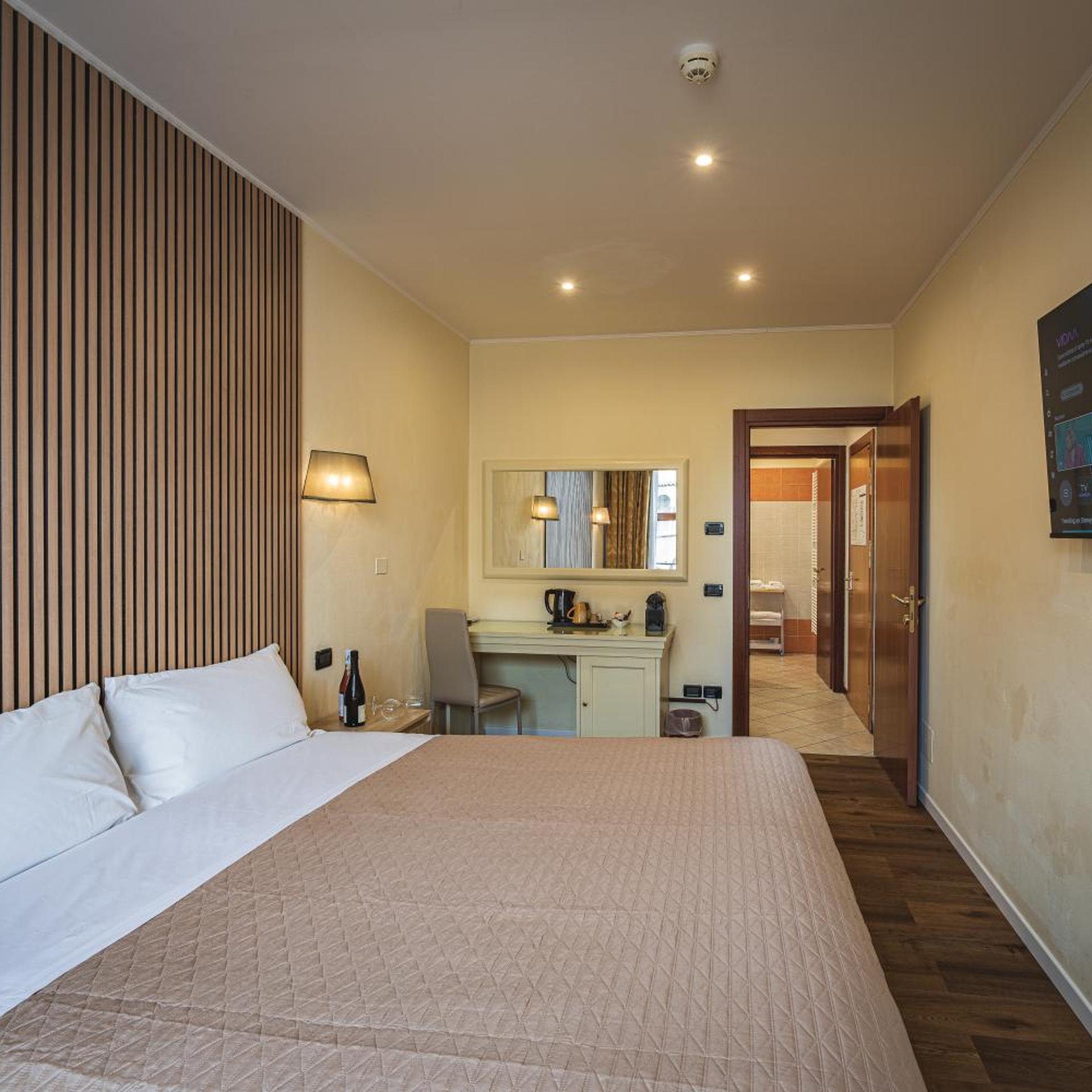 Room, Double Bed, Castle View