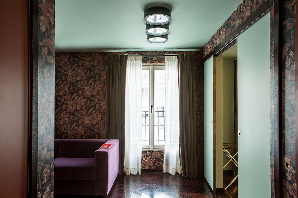 Hotel du Rond-Point des Champs-Elysees 5/68
