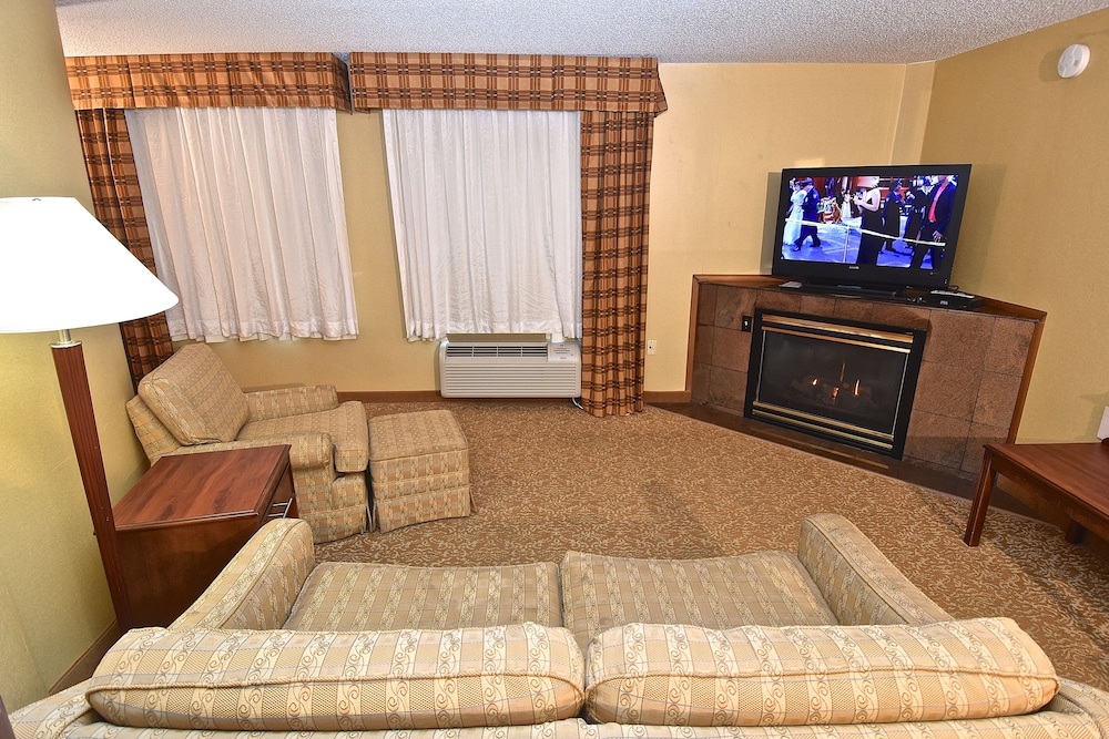 Holiday Inn Express Suites St Louis West Fenton 50/65