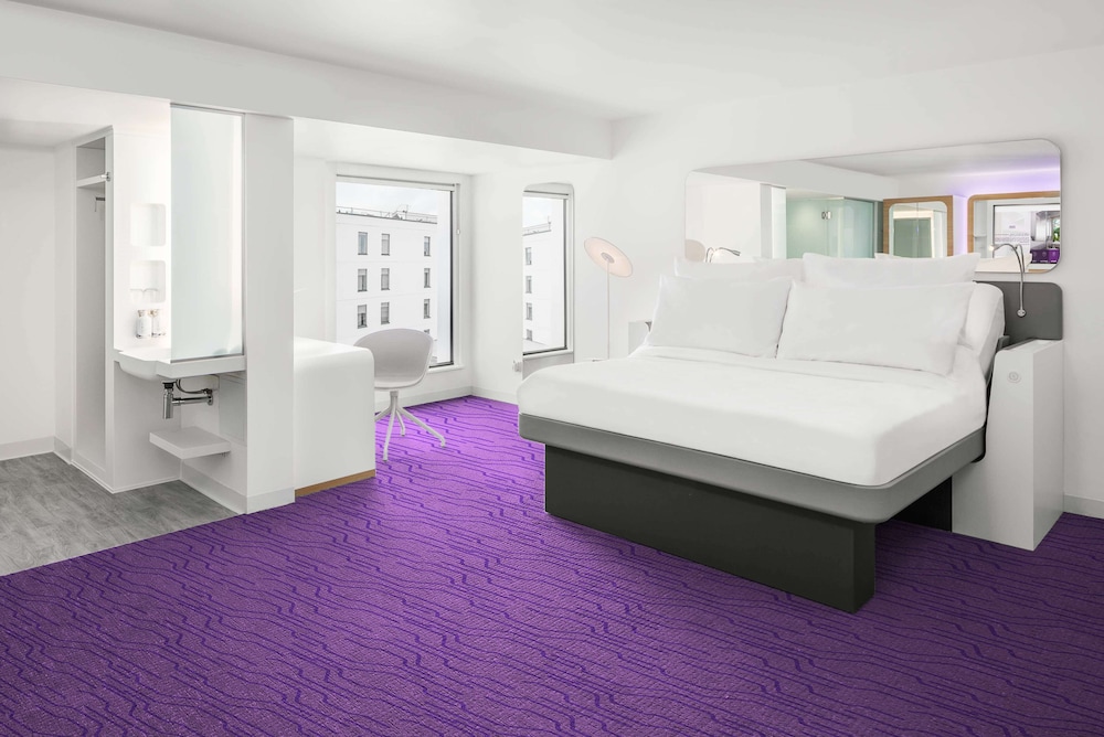 YOTEL Edinburgh photo3
