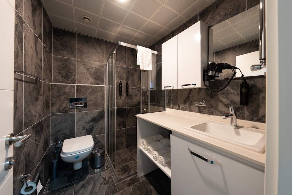 216 Bosphorus Suite 49/50