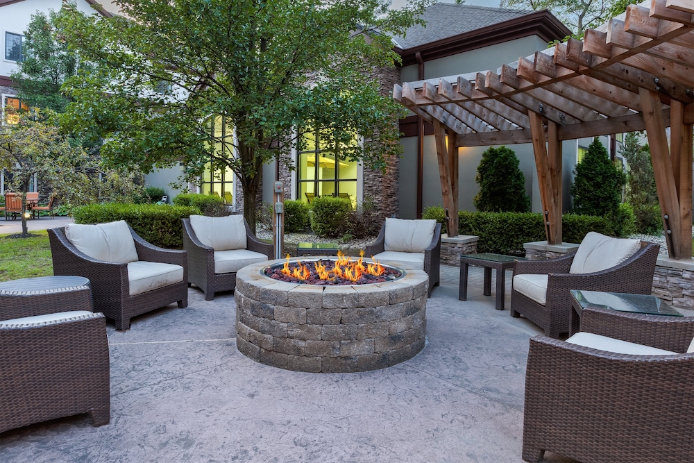 STAYBRIDGE SUITES KALAMAZOO 32/52