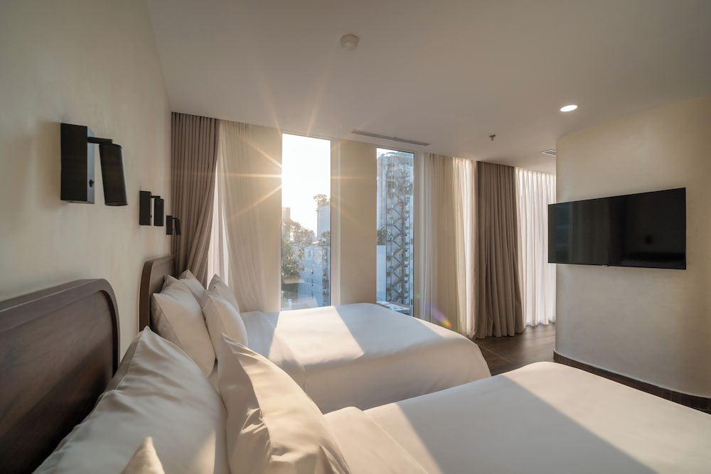 Hato Saigon Hotel & Rooftop 20/50