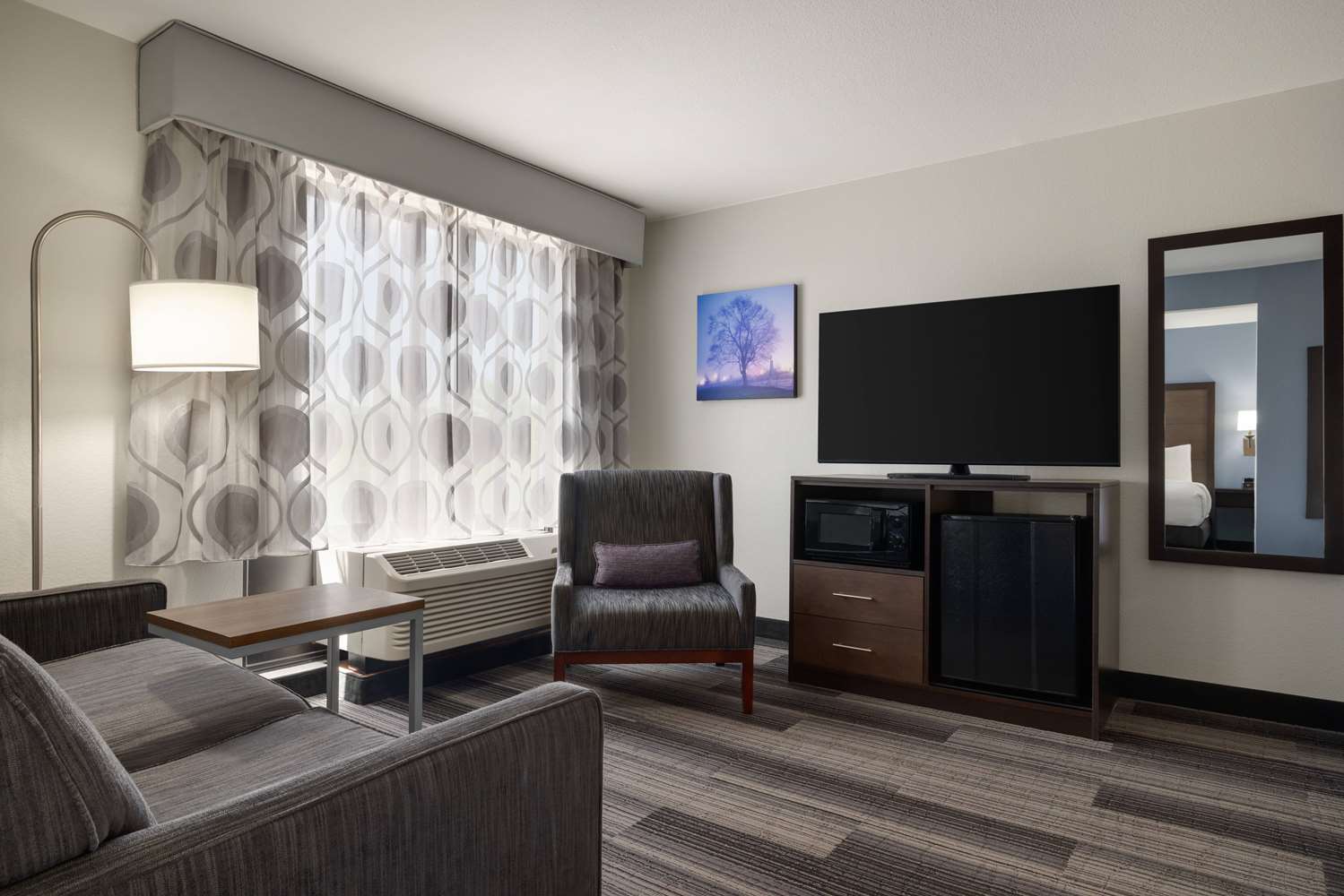 La Quinta Inn Suites Springfield Airport Plaza 46/61