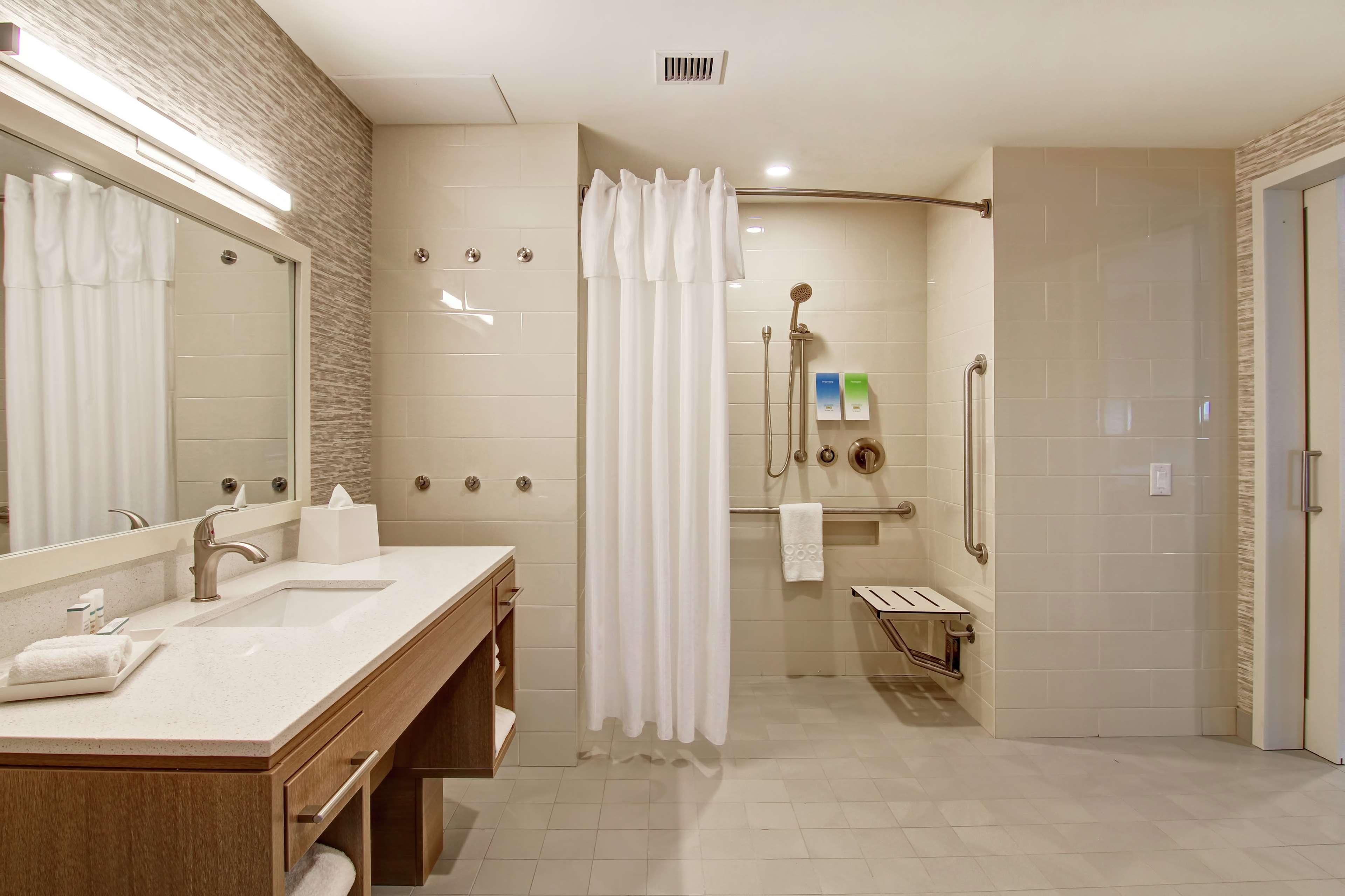 Suite, King Bed