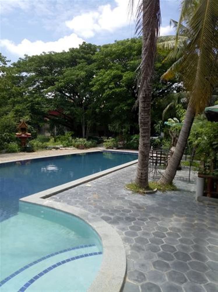 Samathi Lake Resort 10/48